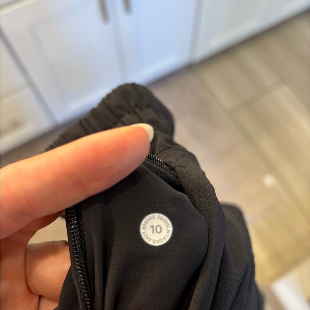 lululemon athletica Navy Athletic Shorts - Picture 4 of 5
